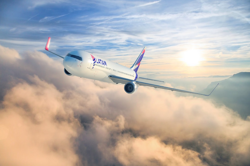 Imagem Avião Latam.png